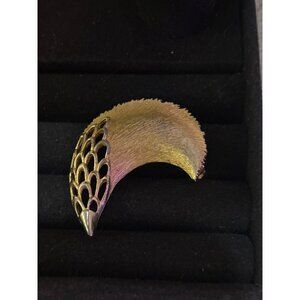 Vintage JJ Gold-Tone Crescent Moon Brooch With Filigree Detailing Gold Tone